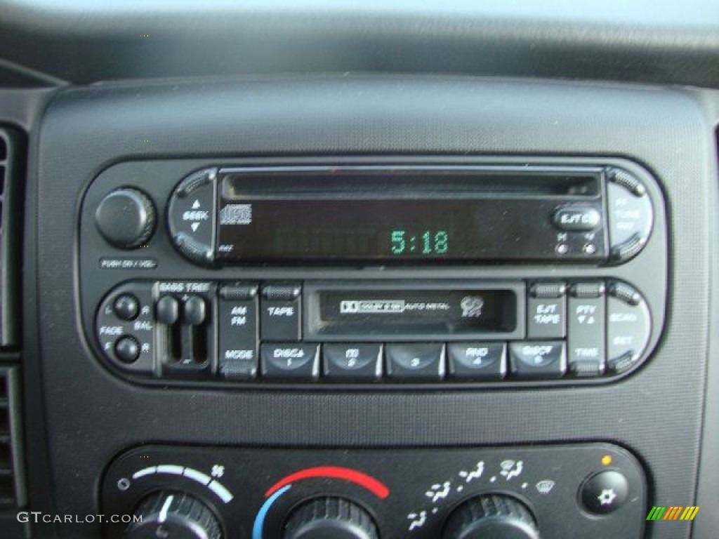 2004 Dodge Dakota SLT Quad Cab Audio System Photo #53390048
