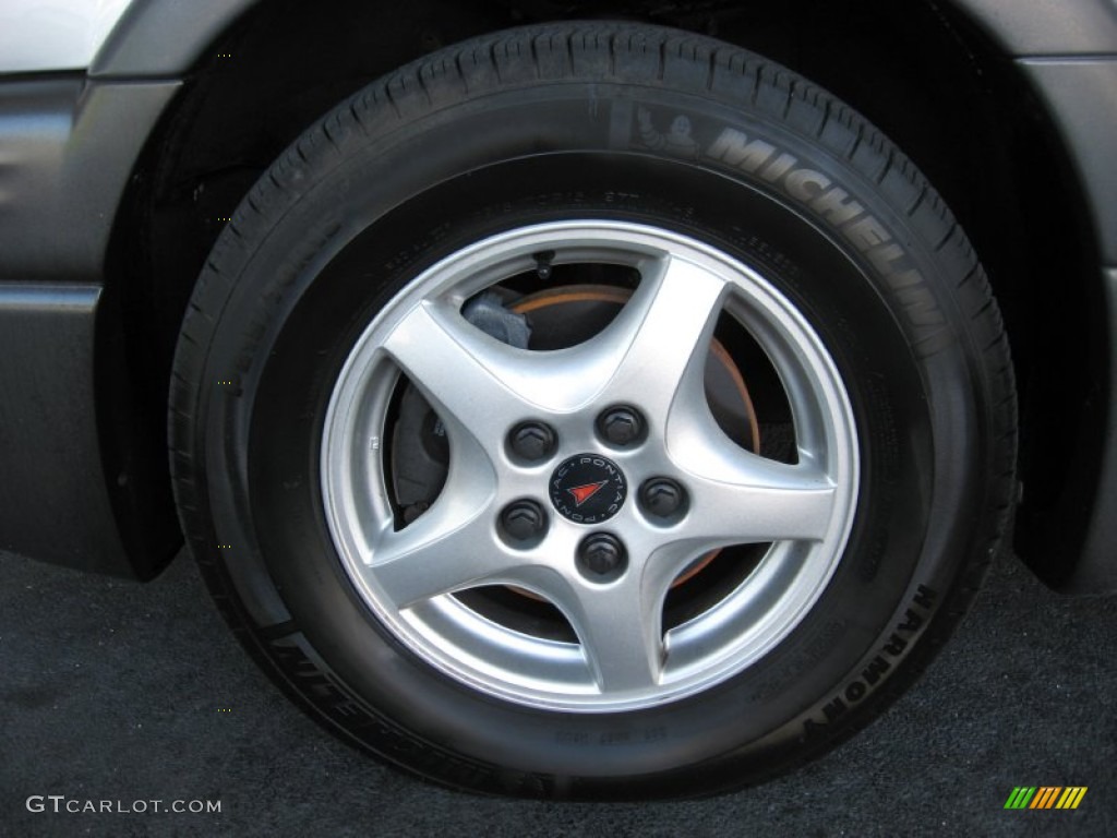 2003 Pontiac Montana Standard Montana Model Wheel Photo #53391041