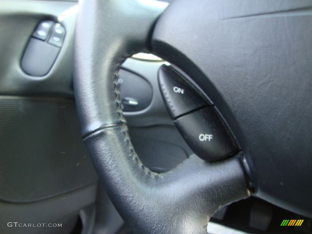 2002 Ford Focus ZX3 Coupe Controls Photo #53391698