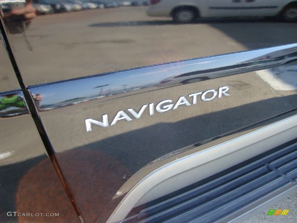 2004 Navigator Luxury - Black Clearcoat / Dove Grey photo #36
