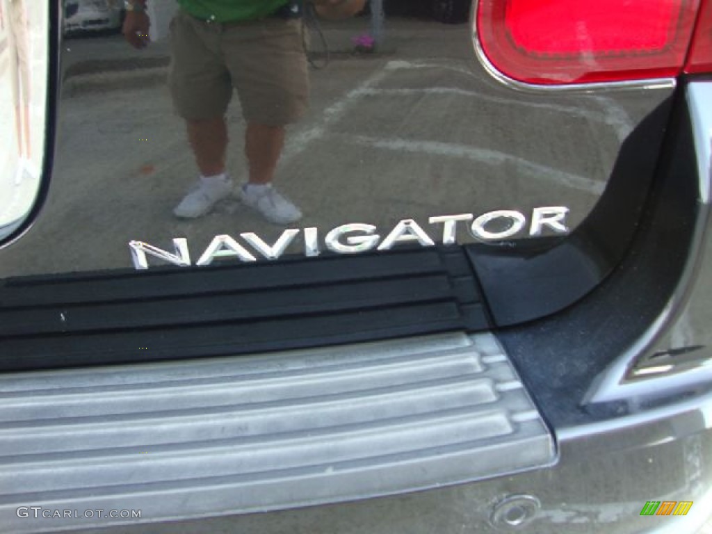 2004 Navigator Luxury - Black Clearcoat / Dove Grey photo #38