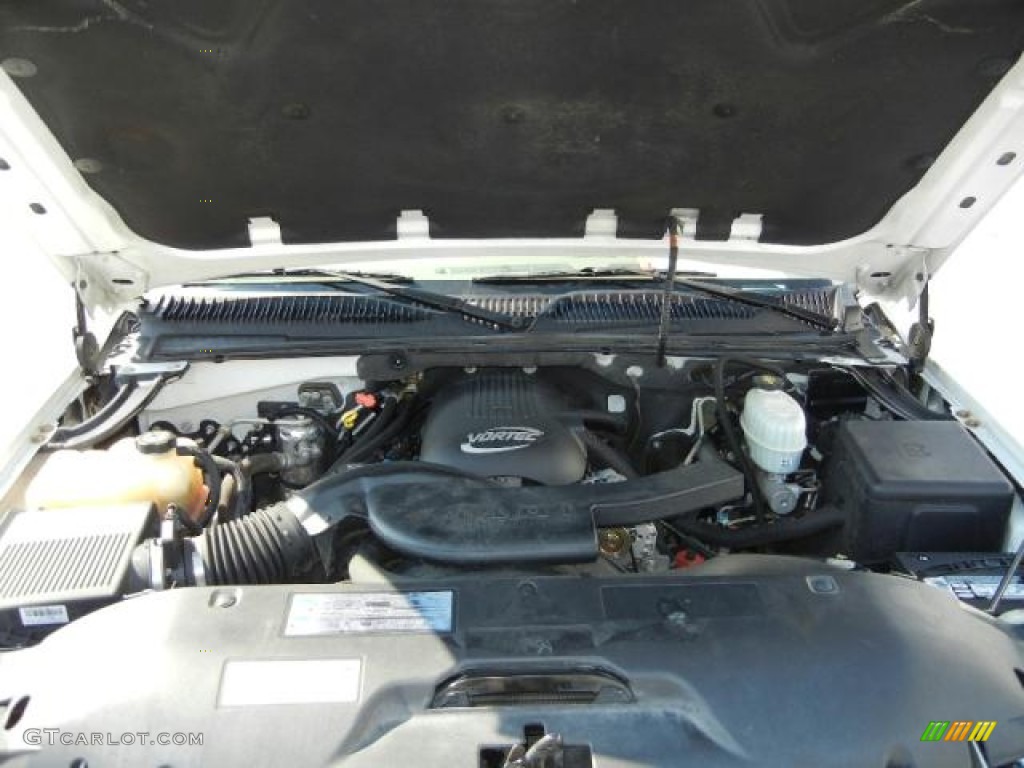 2004 Chevrolet Suburban 1500 LT Engine Photos