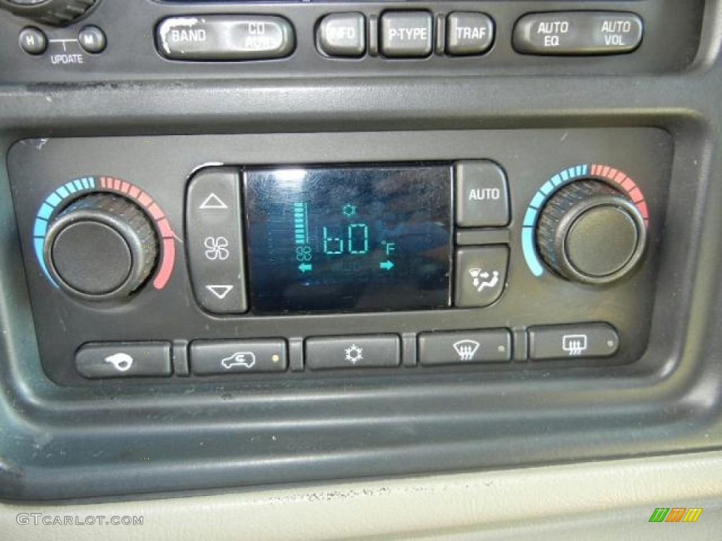 2004 Chevrolet Suburban 1500 LT Controls Photo #53394953
