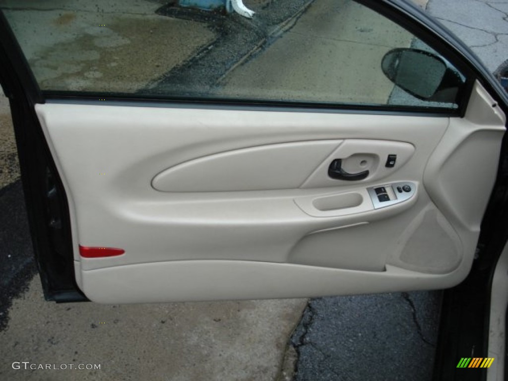 2006 Chevrolet Monte Carlo LTZ Neutral Door Panel Photo #53395967