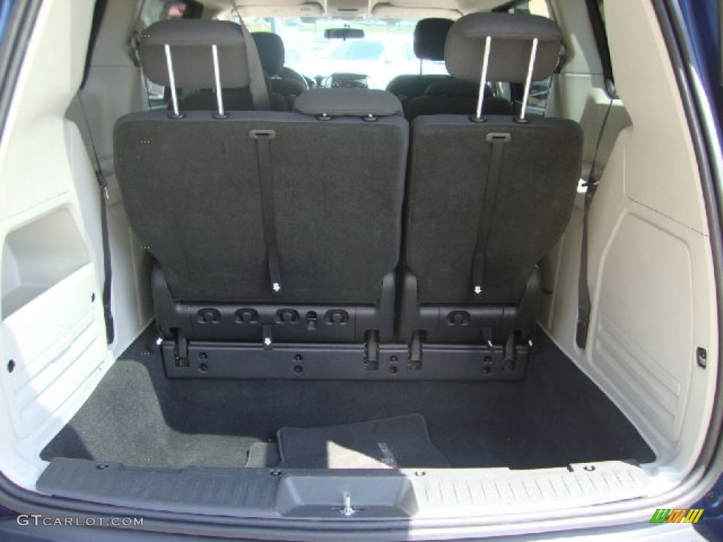 2010 Grand Caravan SXT - Deep Water Blue Pearl Coat / Dark Slate Gray/Light Shale photo #15