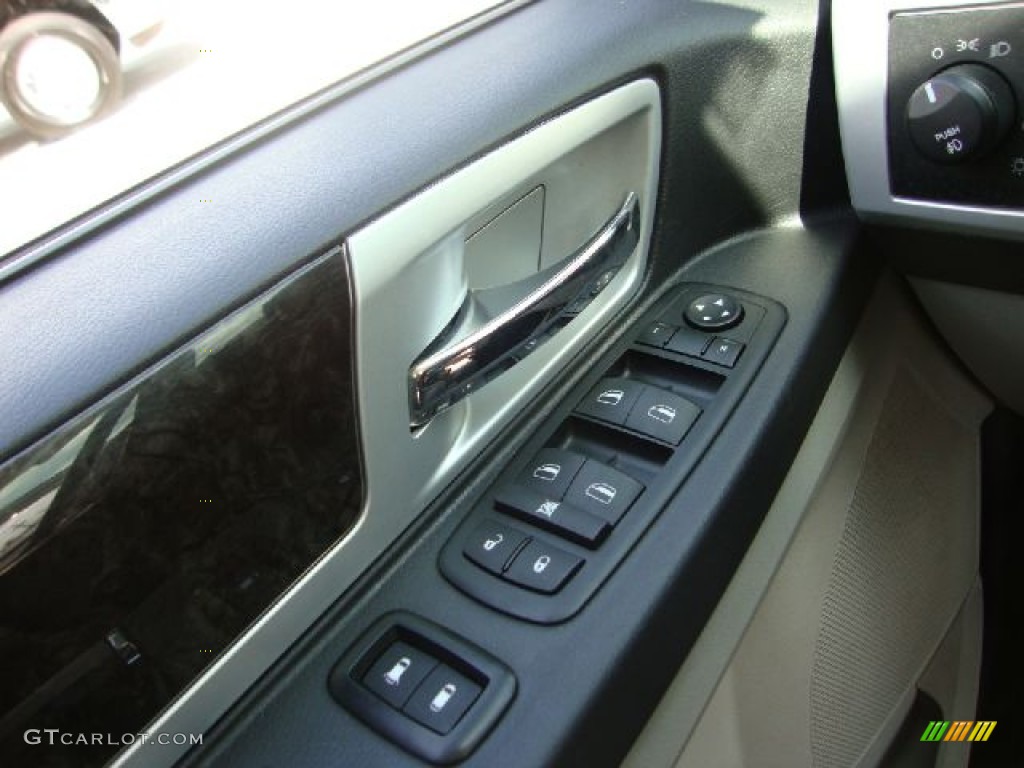 2010 Grand Caravan SXT - Deep Water Blue Pearl Coat / Dark Slate Gray/Light Shale photo #30