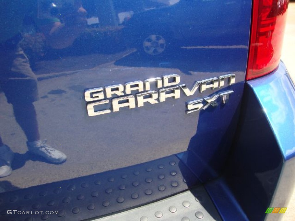 2010 Grand Caravan SXT - Deep Water Blue Pearl Coat / Dark Slate Gray/Light Shale photo #37