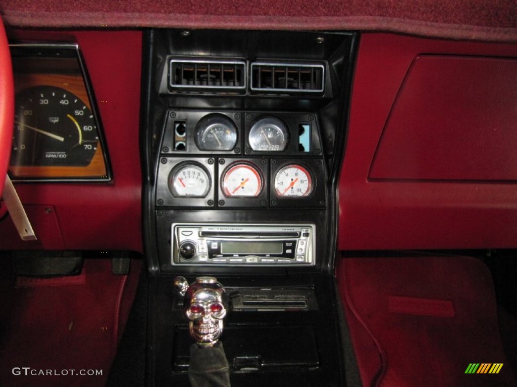 1982 Chevrolet Corvette Coupe Controls Photo #53399138