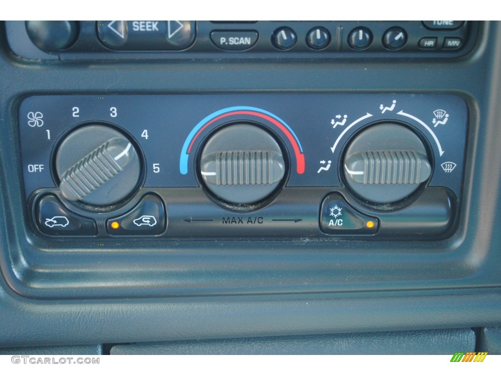 2002 Chevrolet Silverado 1500 LS Extended Cab 4x4 Controls Photo #53401655