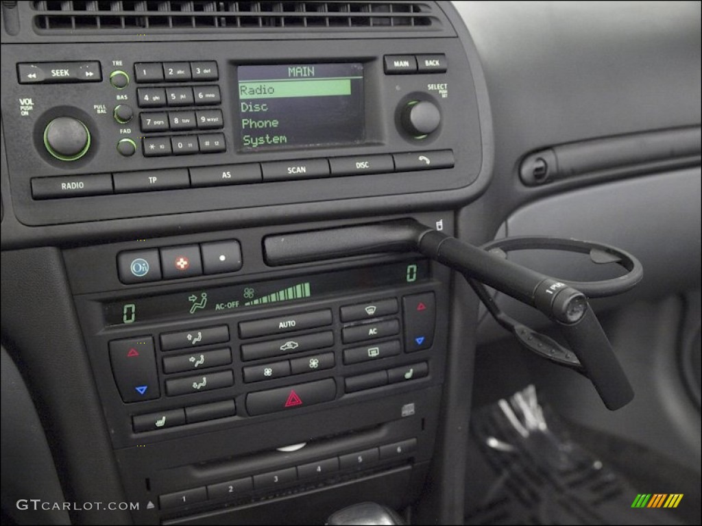 2004 Saab 9-3 Arc Convertible Controls Photo #53402354