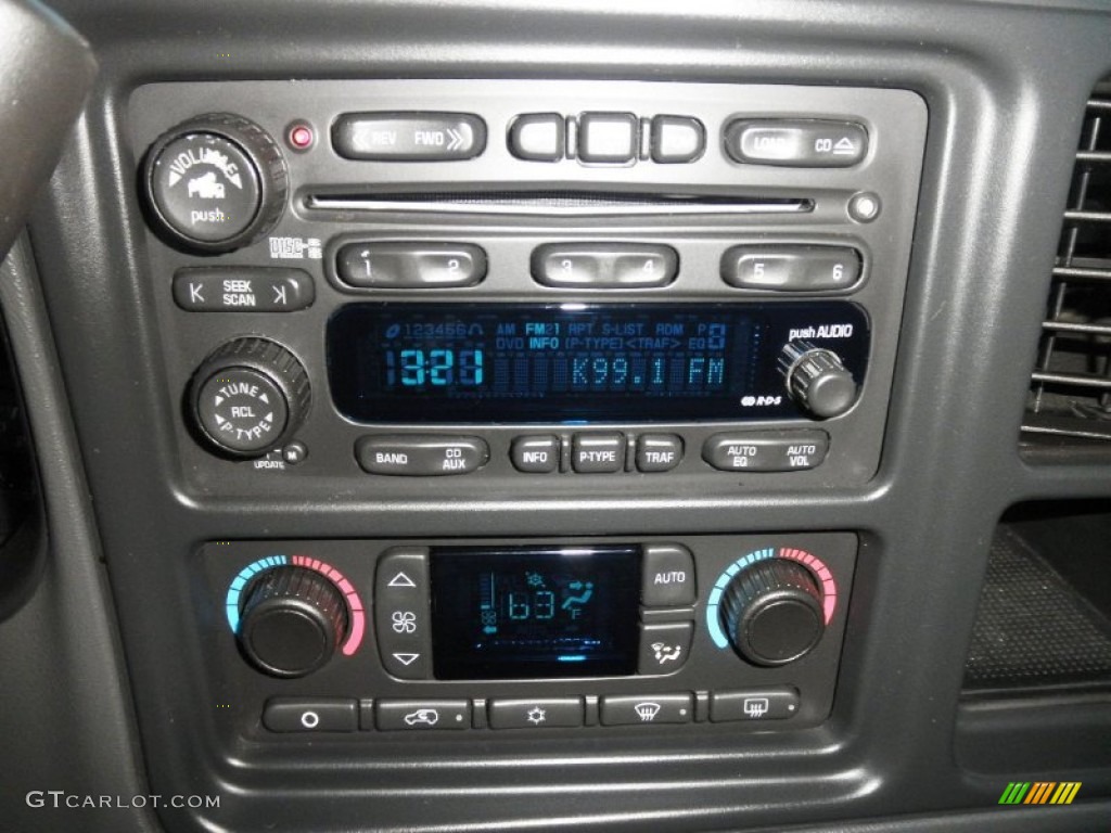 2003 Chevrolet Silverado 2500HD LT Crew Cab 4x4 Audio System Photos