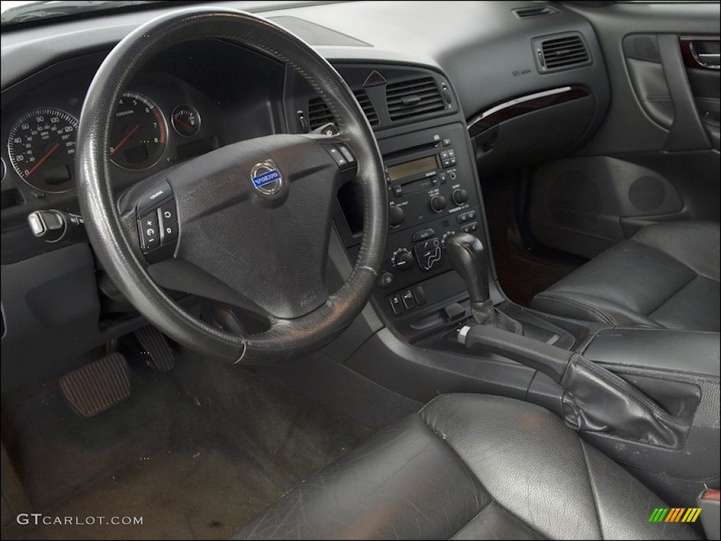 Graphite Interior 2004 Volvo S60 2.5T AWD Photo #53402978