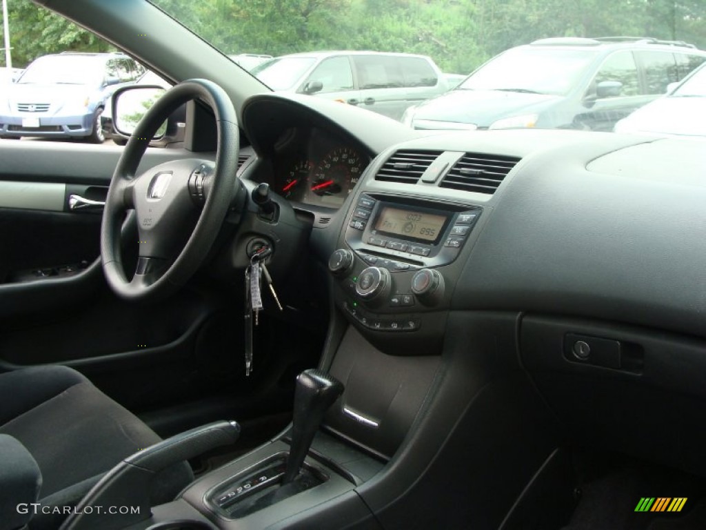 2003 Accord LX Coupe - Satin Silver Metallic / Black photo #16