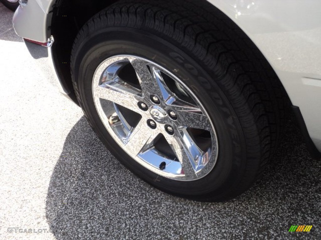 2011 Ram 1500 SLT Quad Cab 4x4 - Bright Silver Metallic / Dark Slate Gray/Medium Graystone photo #3