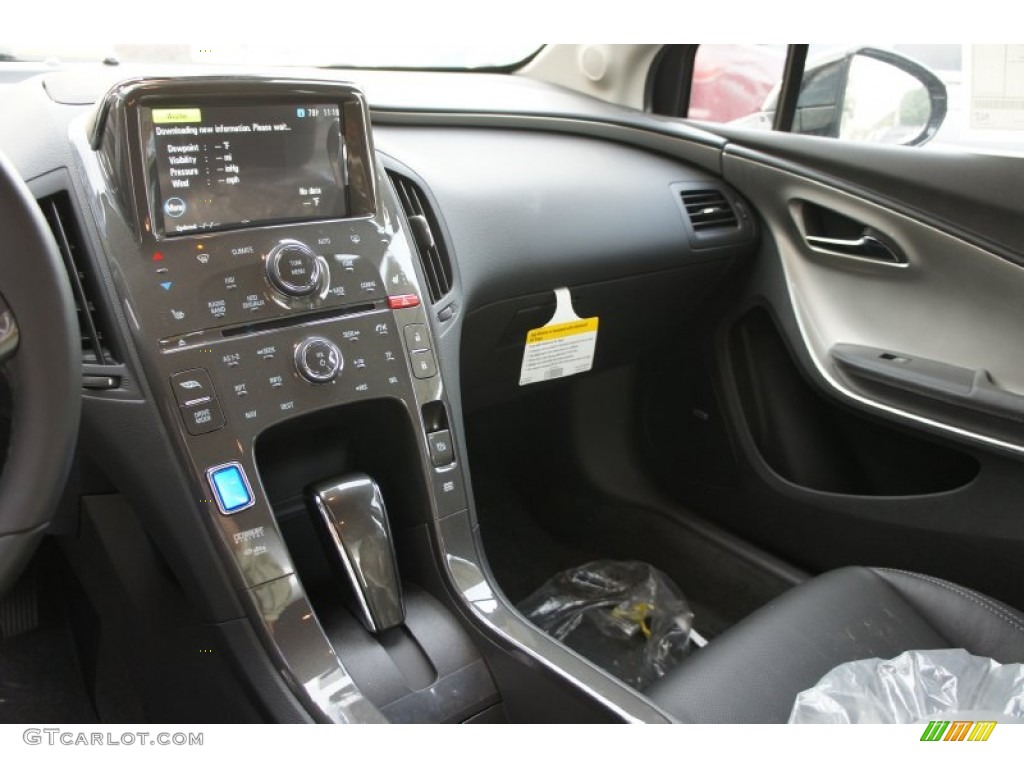 2012 Chevrolet Volt Hatchback Controls Photo #53406305
