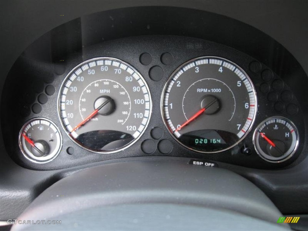 2006 Jeep Liberty Limited 4x4 Controls Photo #53407157