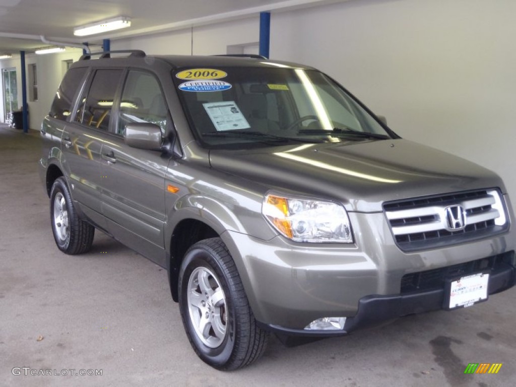 Amazon Green Metallic Honda Pilot