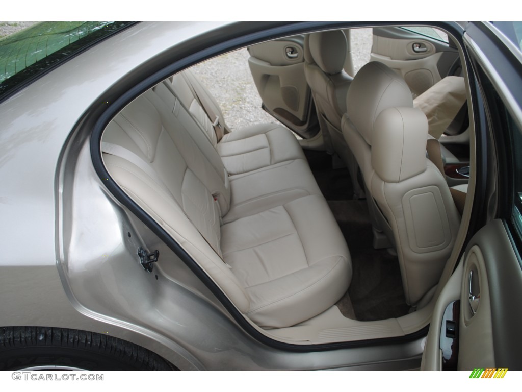 Neutral Interior 2001 Oldsmobile Aurora 3.5 Photo #53418148