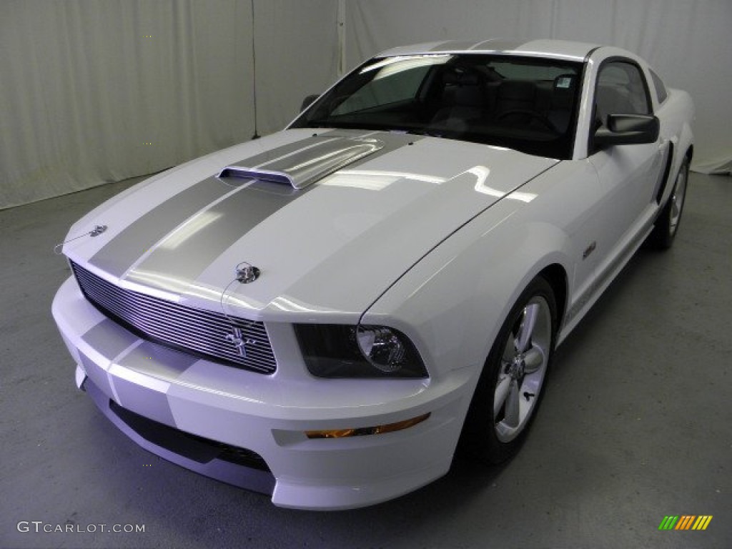 2007 Mustang Shelby GT Coupe - Performance White / Light Graphite photo #3