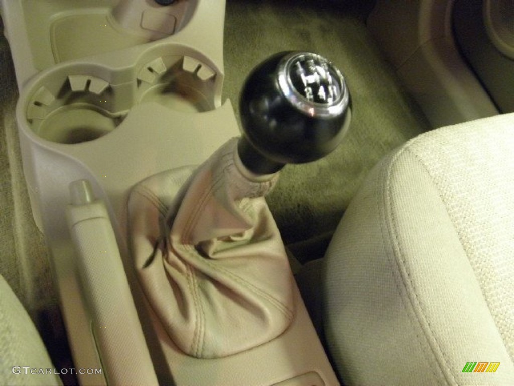 2006 Kia Sportage LX Transmission Photos
