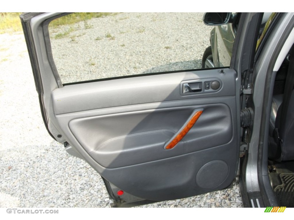 2004 Volkswagen Passat GLX Sedan Anthracite Door Panel Photo #53420988