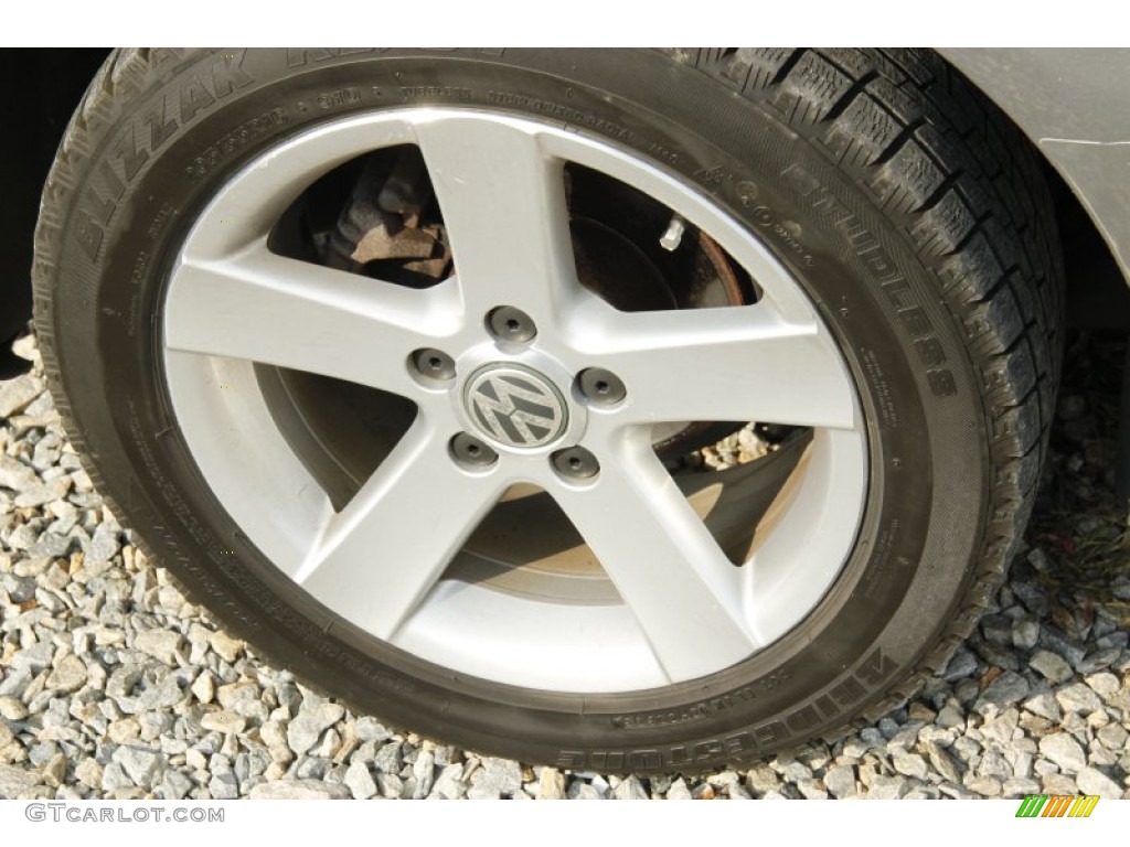 2004 Volkswagen Passat GLX Sedan Wheel Photo #53421046