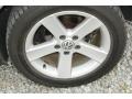 2004 Volkswagen Passat GLX Sedan Wheel and Tire Photo
