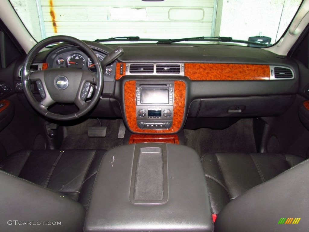 2008 Chevrolet Avalanche LTZ Ebony Dashboard Photo #53424696