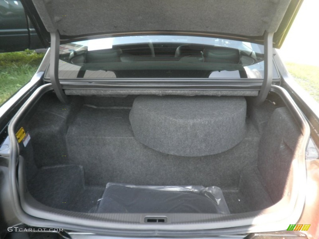 2011 Town Car Signature L - Black / Black photo #8