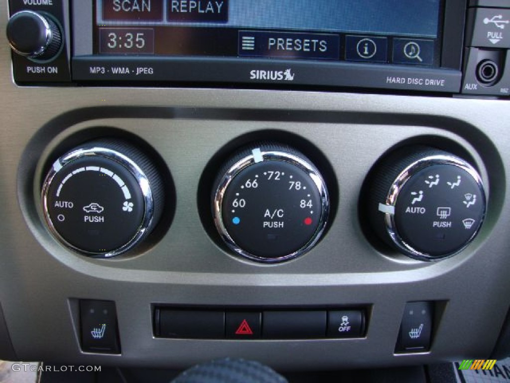 2011 Challenger SRT8 392 - Redline 3-Coat Pearl / Dark Slate Gray photo #17