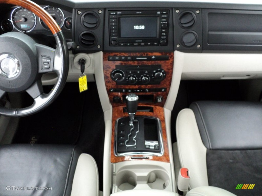 2007 Jeep Commander Overland 4x4 Controls Photo #53440225