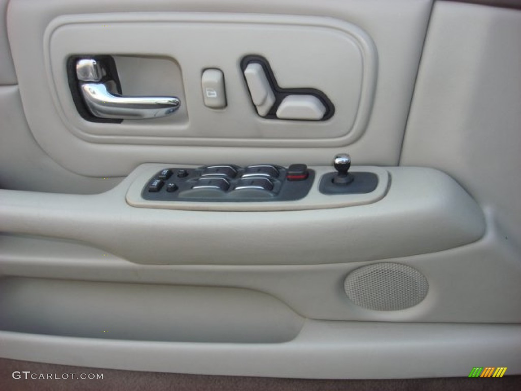1998 Cadillac DeVille Sedan Controls Photos