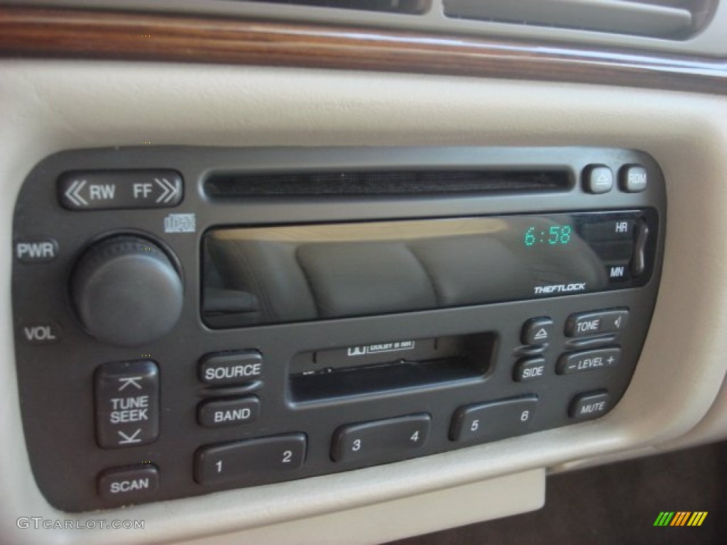 1998 Cadillac DeVille Sedan Audio System Photo #53441702