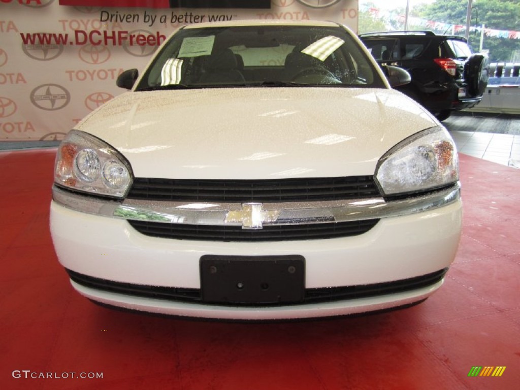 2005 Malibu Maxx LS Wagon - White / Gray photo #2