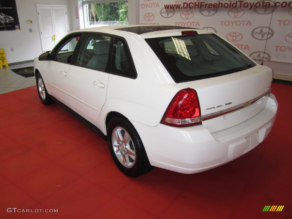 2005 Malibu Maxx LS Wagon - White / Gray photo #4
