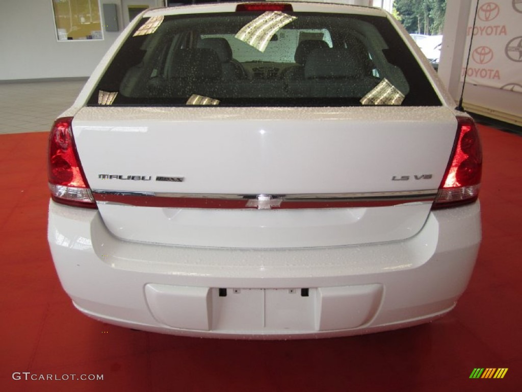 2005 Malibu Maxx LS Wagon - White / Gray photo #5