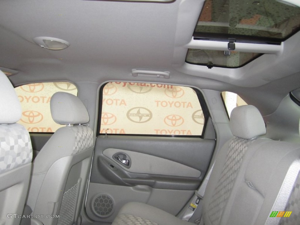 2005 Malibu Maxx LS Wagon - White / Gray photo #18