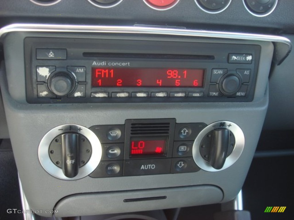 2003 Audi TT 1.8T Coupe Audio System Photo #53444648