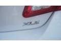 Super White - Camry XLE Photo No. 17