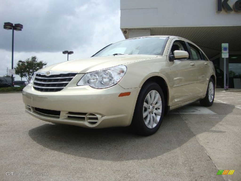 2010 Sebring Limited Sedan - White Gold / Dark Slate Gray photo #1