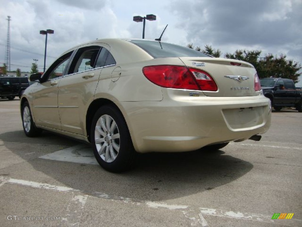 2010 Sebring Limited Sedan - White Gold / Dark Slate Gray photo #3