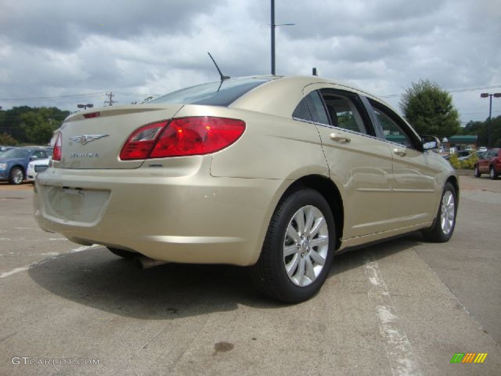 2010 Sebring Limited Sedan - White Gold / Dark Slate Gray photo #5