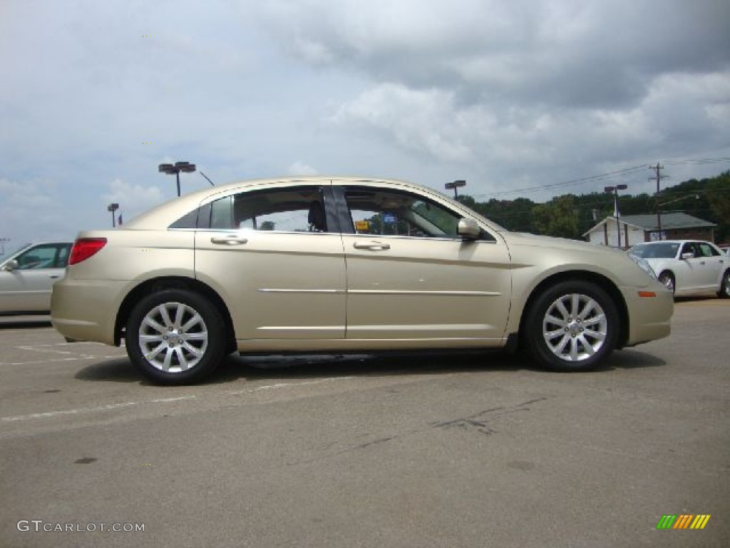 2010 Sebring Limited Sedan - White Gold / Dark Slate Gray photo #6