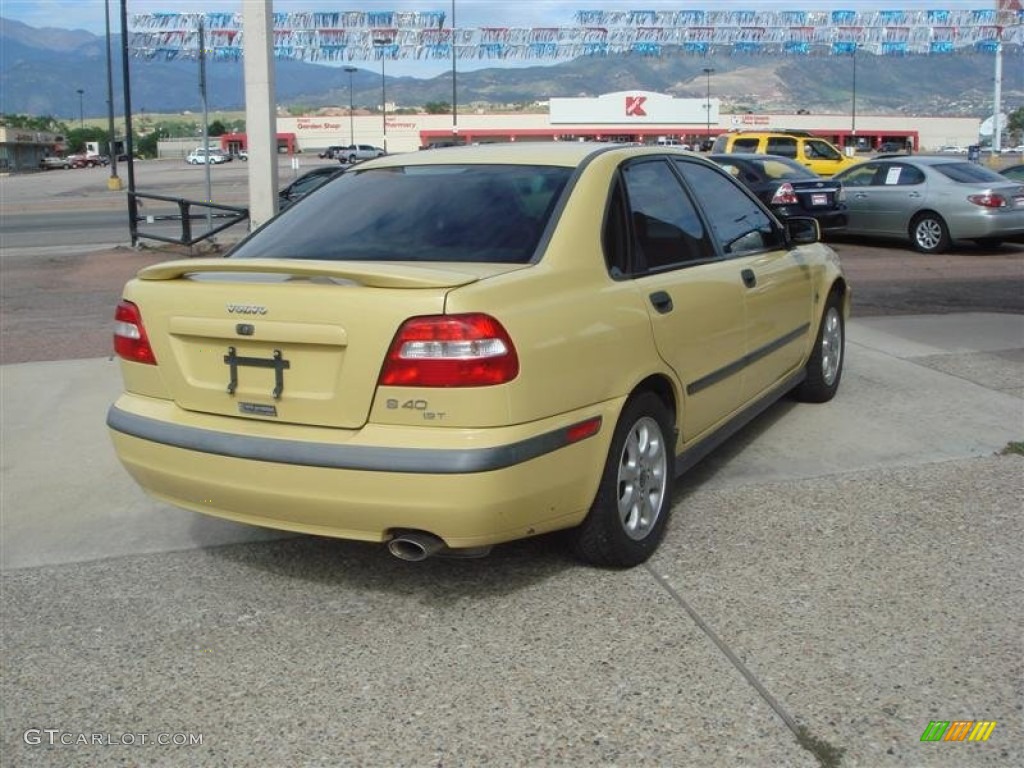 2001 S40 1.9T SE - Panama Yellow / Off Black photo #3