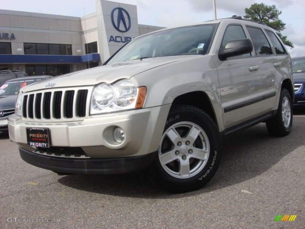 2007 Grand Cherokee Laredo - Light Graystone Pearl / Dark Khaki/Light Graystone photo #1