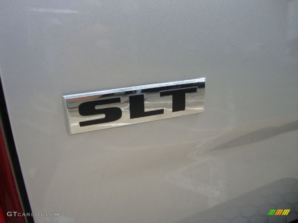 2011 Ram 1500 SLT Quad Cab 4x4 - Bright Silver Metallic / Dark Slate Gray/Medium Graystone photo #32