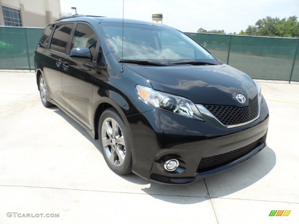 2011 Sienna SE - Black / Dark Charcoal photo #1