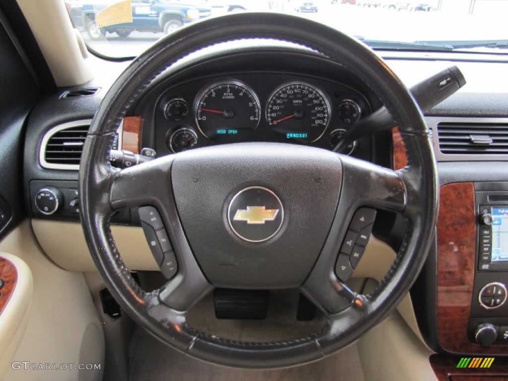 2007 Chevrolet Tahoe LTZ 4x4 Light Cashmere/Ebony Steering Wheel Photo #53456705