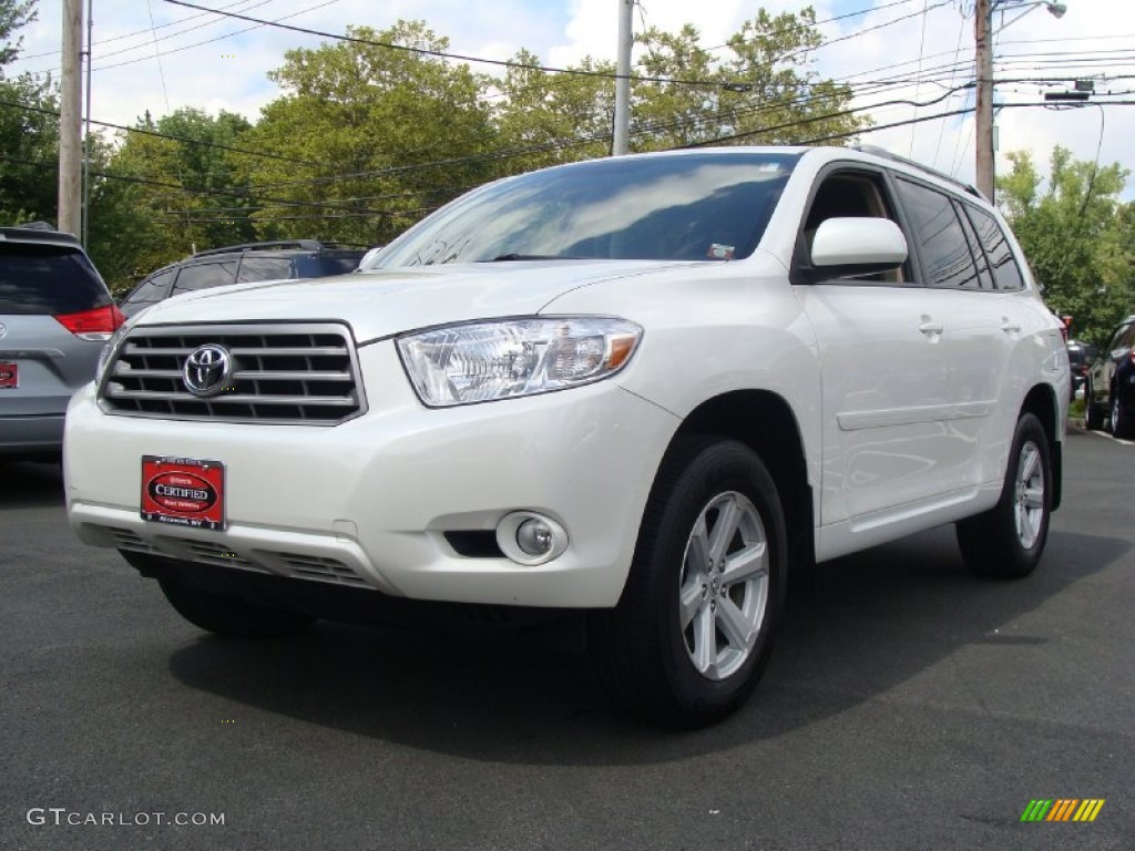 Blizzard White Pearl Toyota Highlander