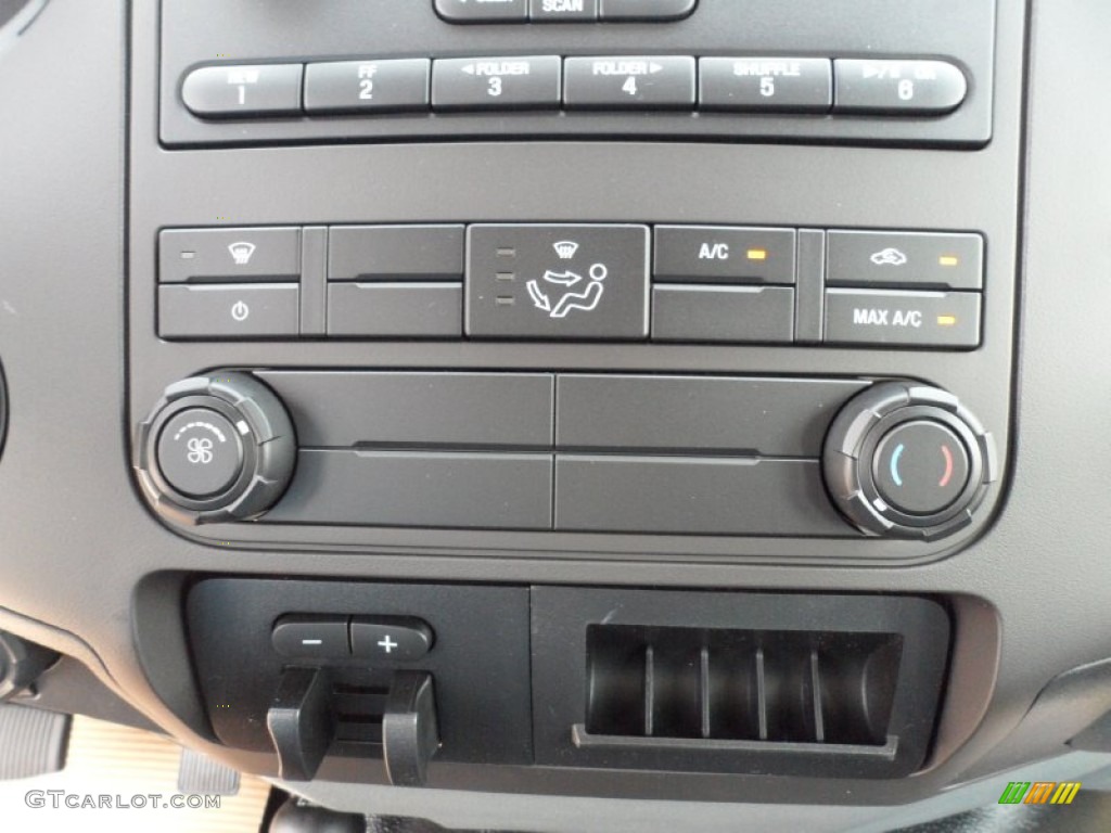2012 Ford F250 Super Duty XL Crew Cab 4x4 Controls Photo #53458561